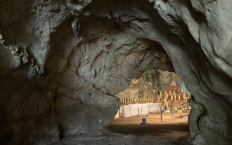 Grottes au Laos