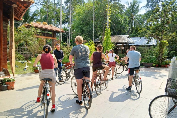 Excursion à vélo à Vam Xang