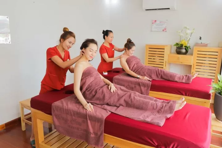 Massage médicinal de Huong Sen